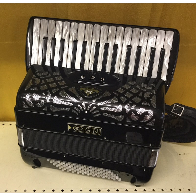 Pigini P30 Compact 30 key 72 bass 2 voice Swing Tuned Accordion Used Pigini P30 Compact 30 key 72 bass 2 voice Swing Tuned Accordion Used