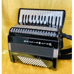 Weltmeister Juwel 3 Voice 30 key 72 Bass Compact Accordion Used