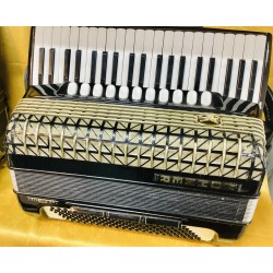 Hohner Atlantic IVN Musette 4 Voice 120 Bass Piano Accordion Used