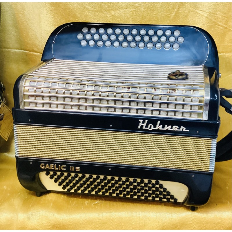 Hohner Gaelic III 3 Row B/C/C# Accordion 37/80 bass Used Hohner Gaelic III 3 Row B/C/C# Accordion 37/80 bass Used