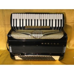 Hohner Midi Bass, mics Musette IV Piano Accordion Used