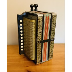Hohner 112A 2 Stop Scottish/Cajun Melodeon key A Used