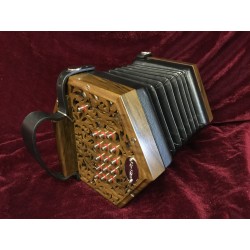 New Clare Anglo Concertina C/G 30 button wooden ends