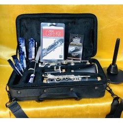 Bundle Worth £330 when new Elkhart Bb Student 100CL Clarinet Outfit Used